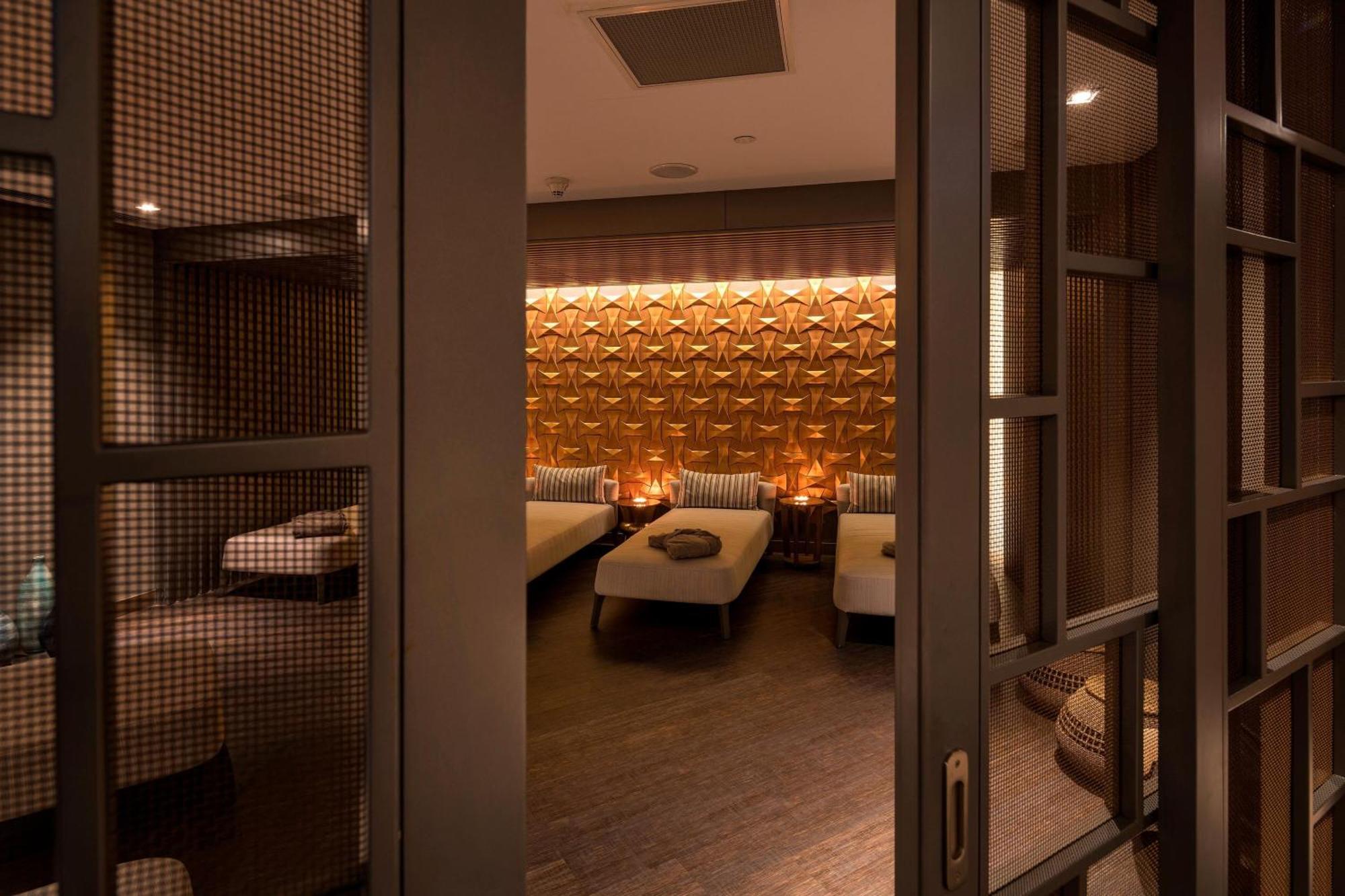 Отель Sheraton Grand Atasehir 5*