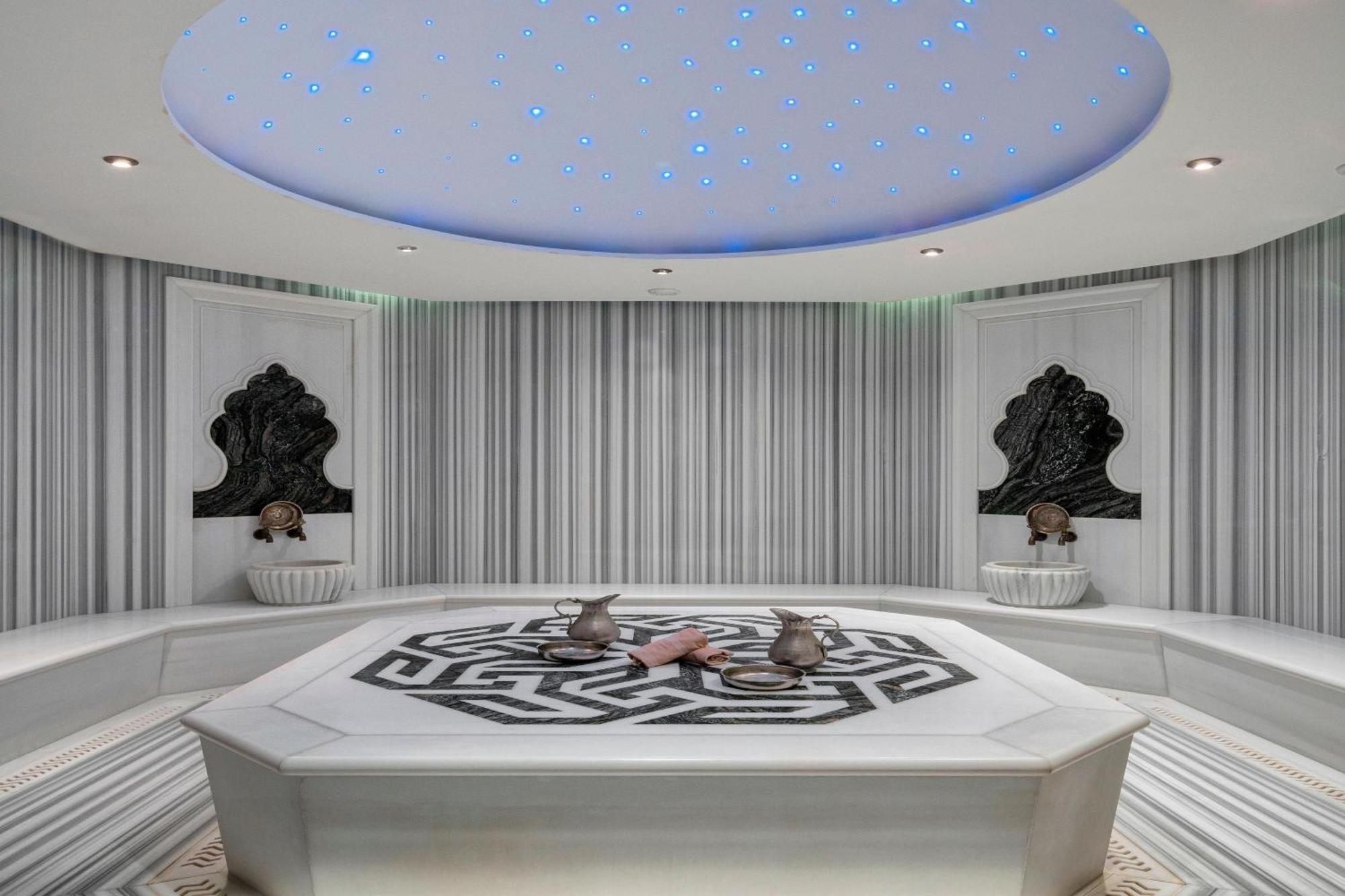 Отель Sheraton Grand Atasehir 5*
